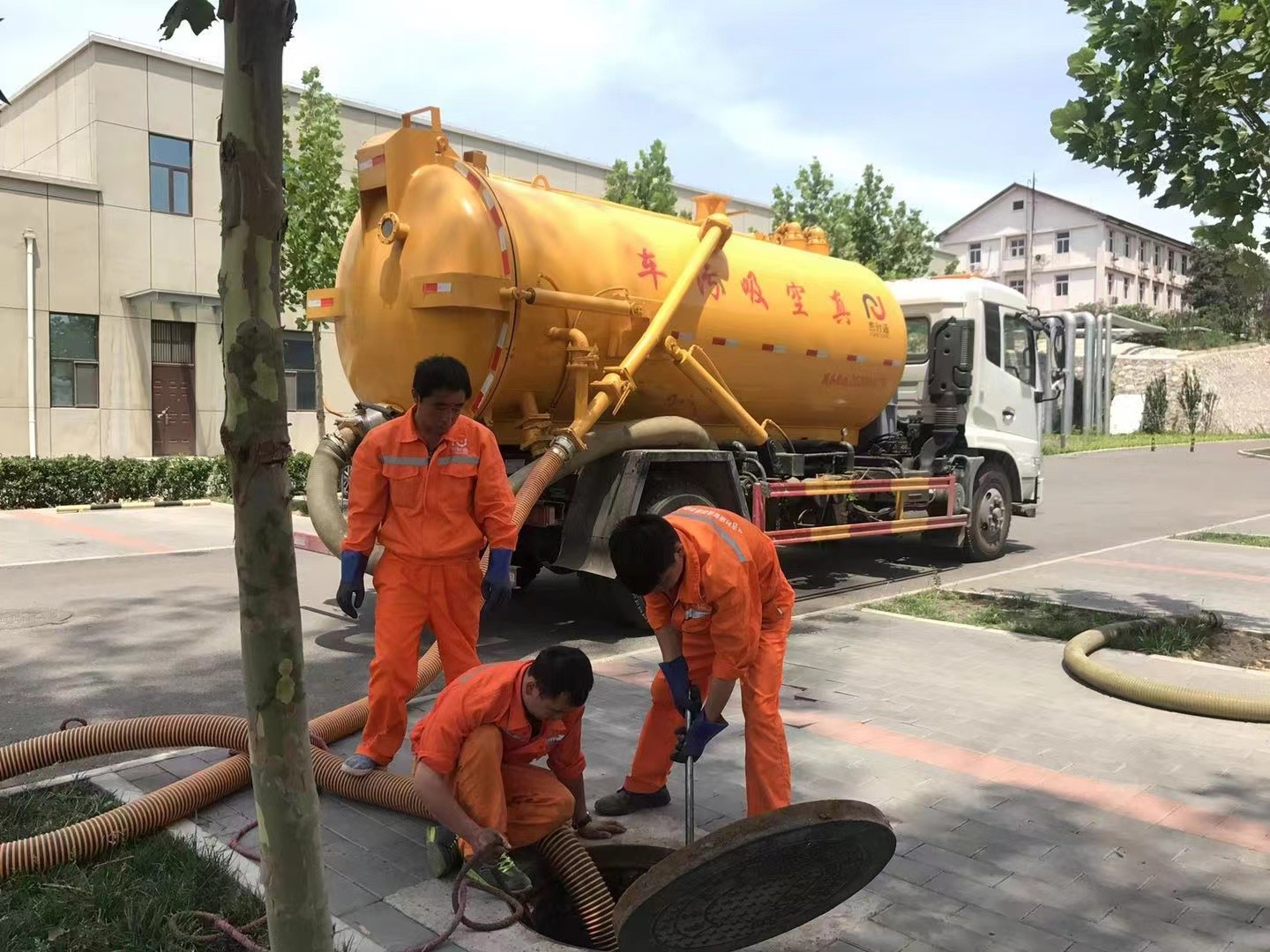 宁南化粪池清理与5-8吨吸粪车施工效率分析